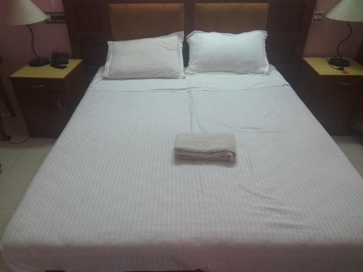 Hotel Malika Residency Ettumanoor Eksteriør bilde