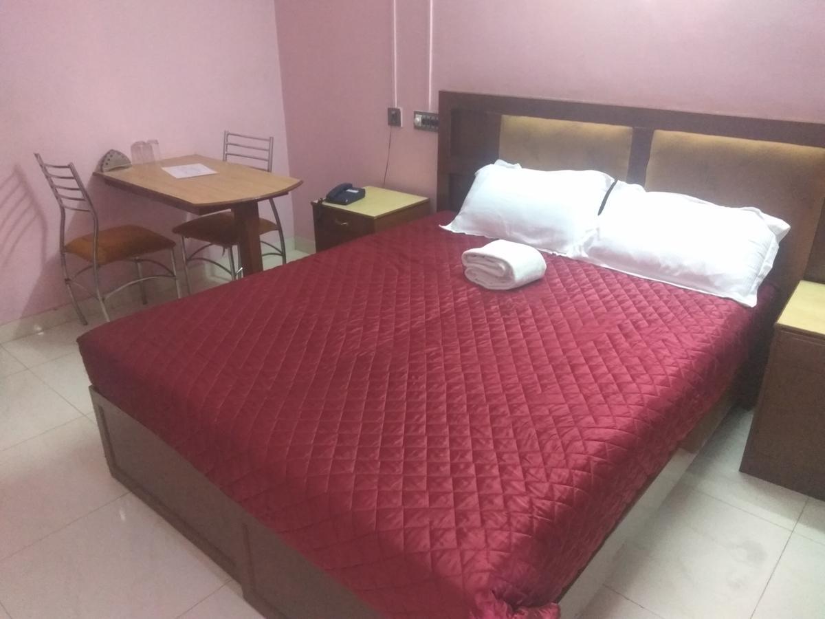 Hotel Malika Residency Ettumanoor Eksteriør bilde