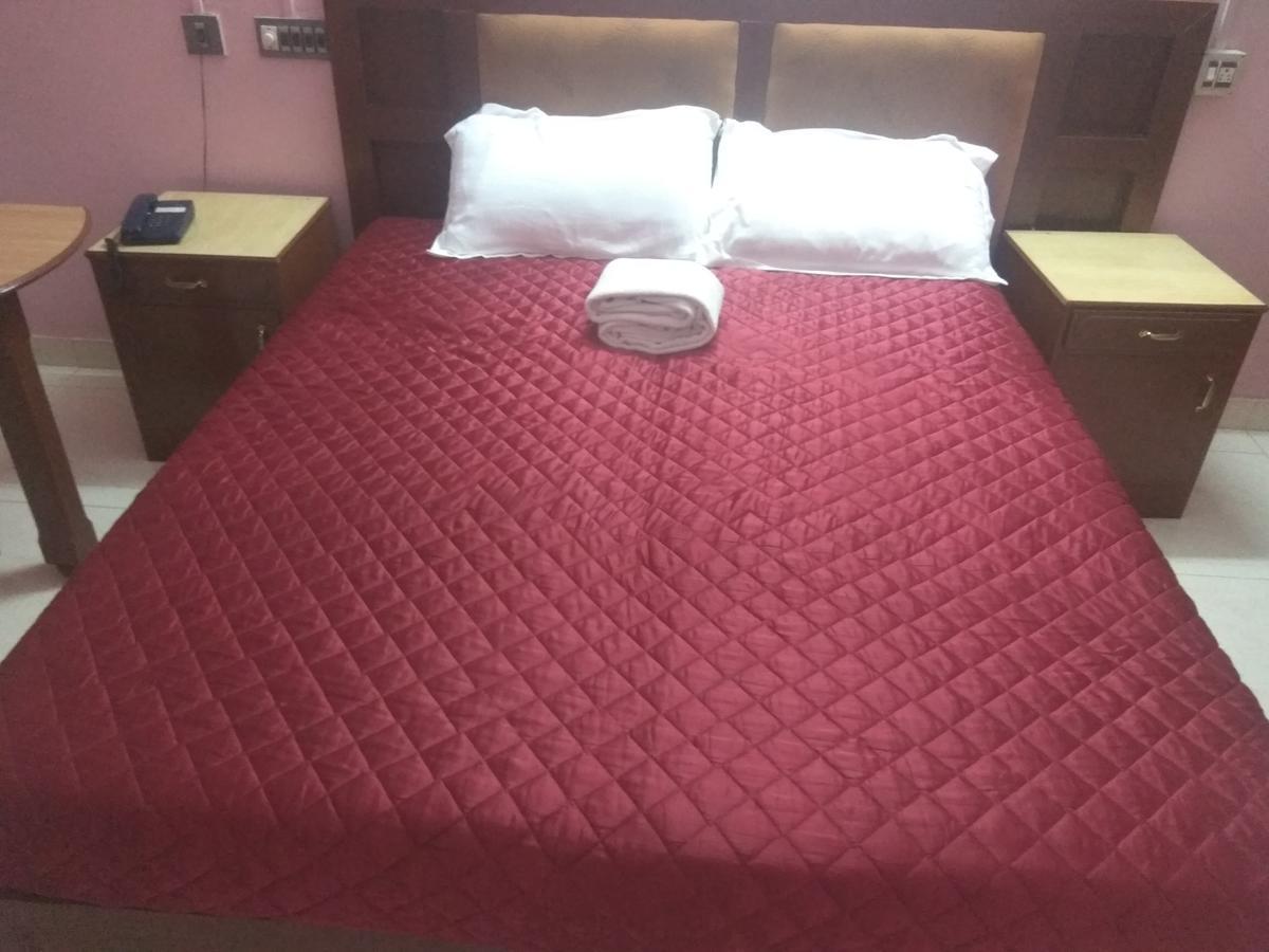 Hotel Malika Residency Ettumanoor Eksteriør bilde
